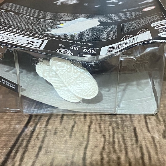 BTS V Idol Bagtan Mattel Doll New In Box - Picture 6 of 6